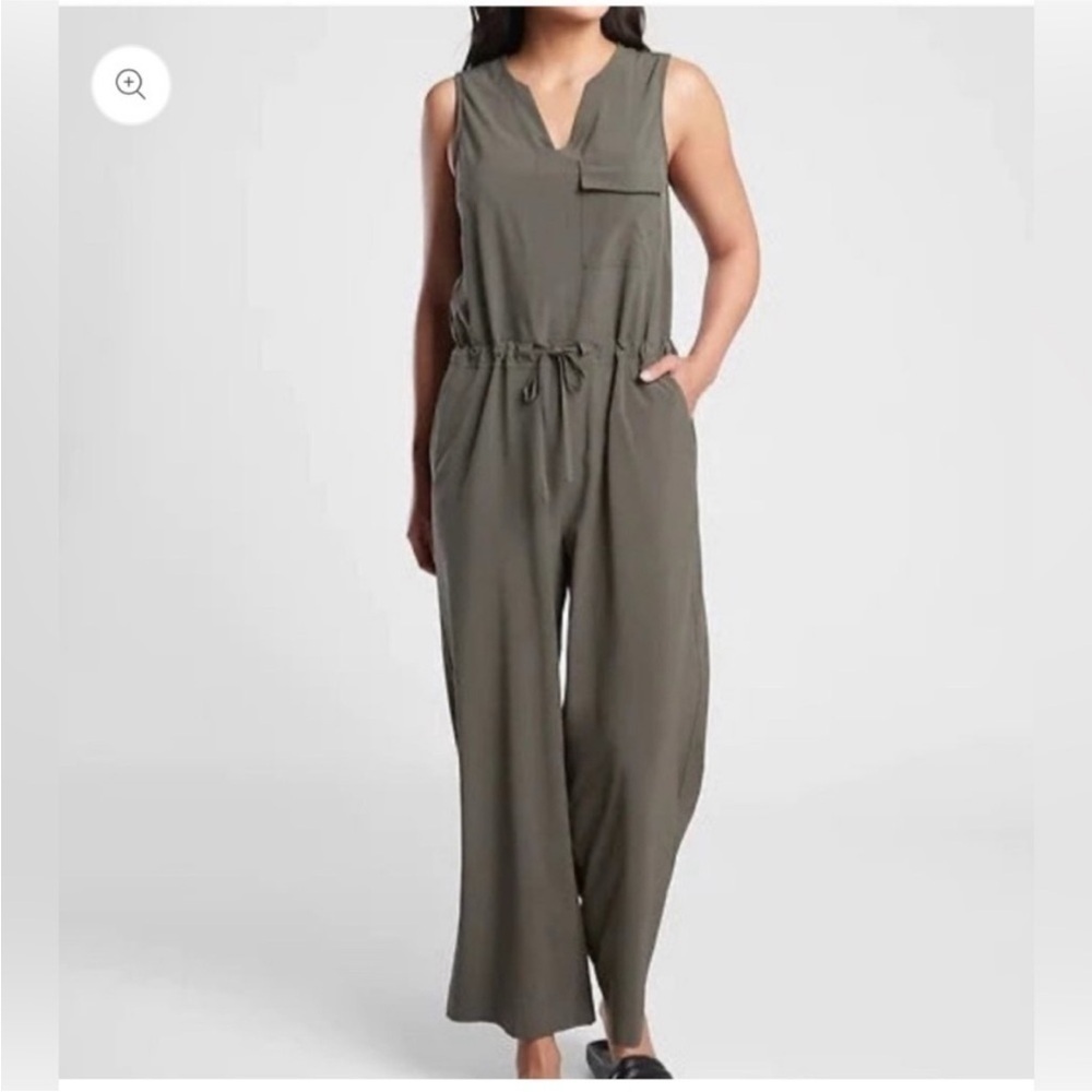 Athleta Topanga Jumpsuit Women’s Size Medium Mountain Olive Green New with tags!